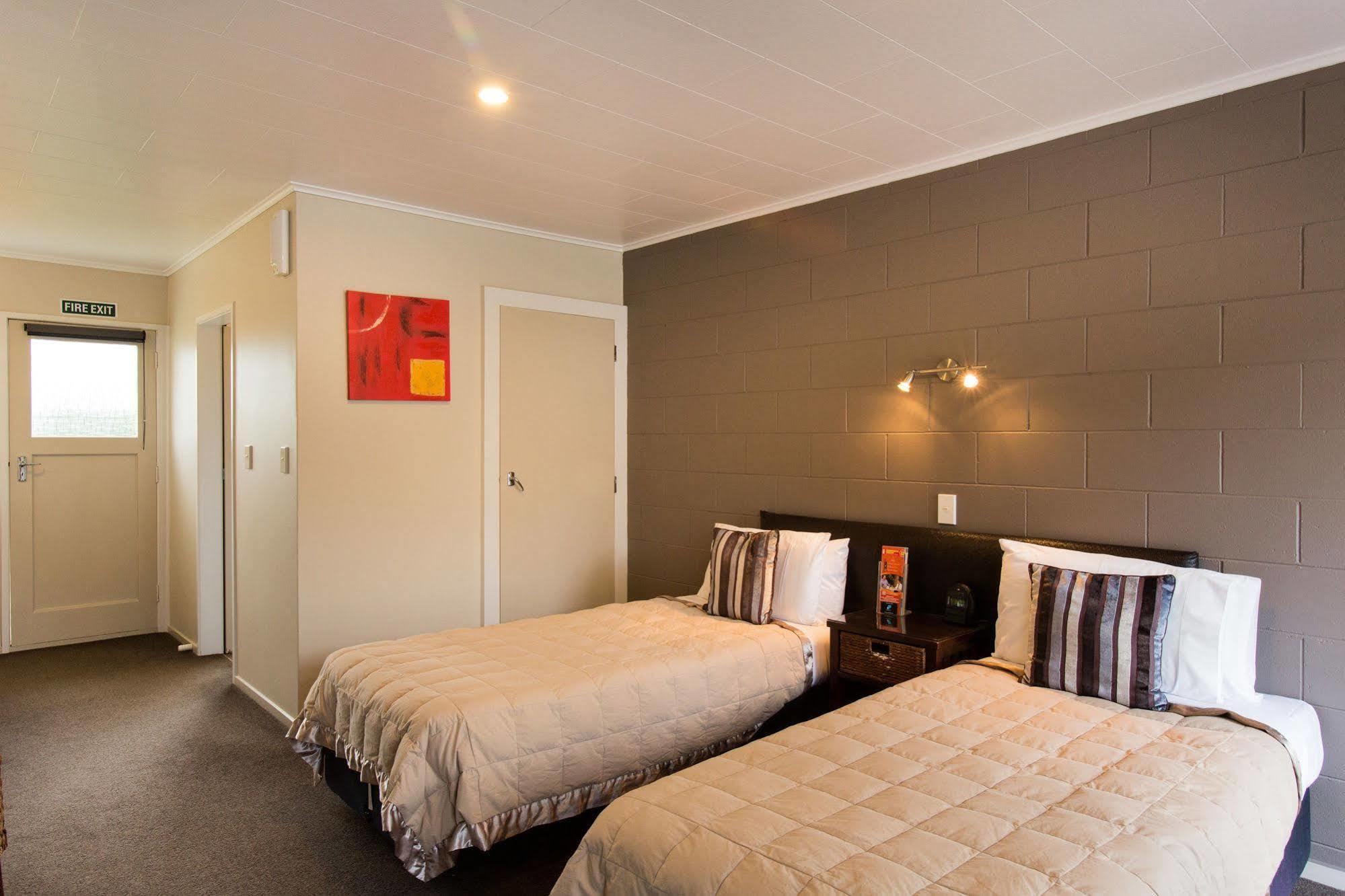 Accent On Taupo Motor Lodge Bagian luar foto
